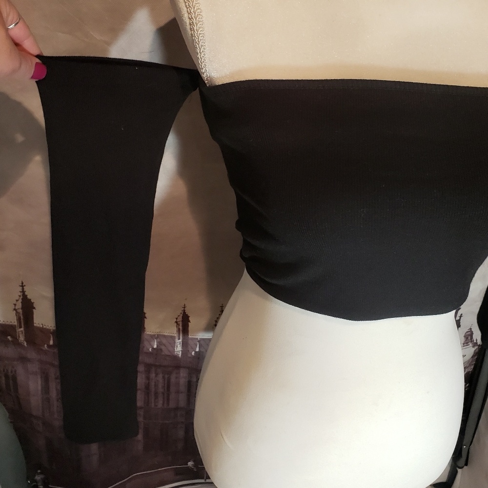 3/10$NWT! Black off shoulder lace up back crop top - Picture 3 of 9